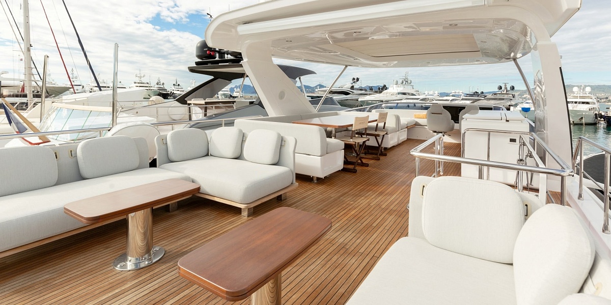 Аренда яхты Azimut 72 Solstice во Франции